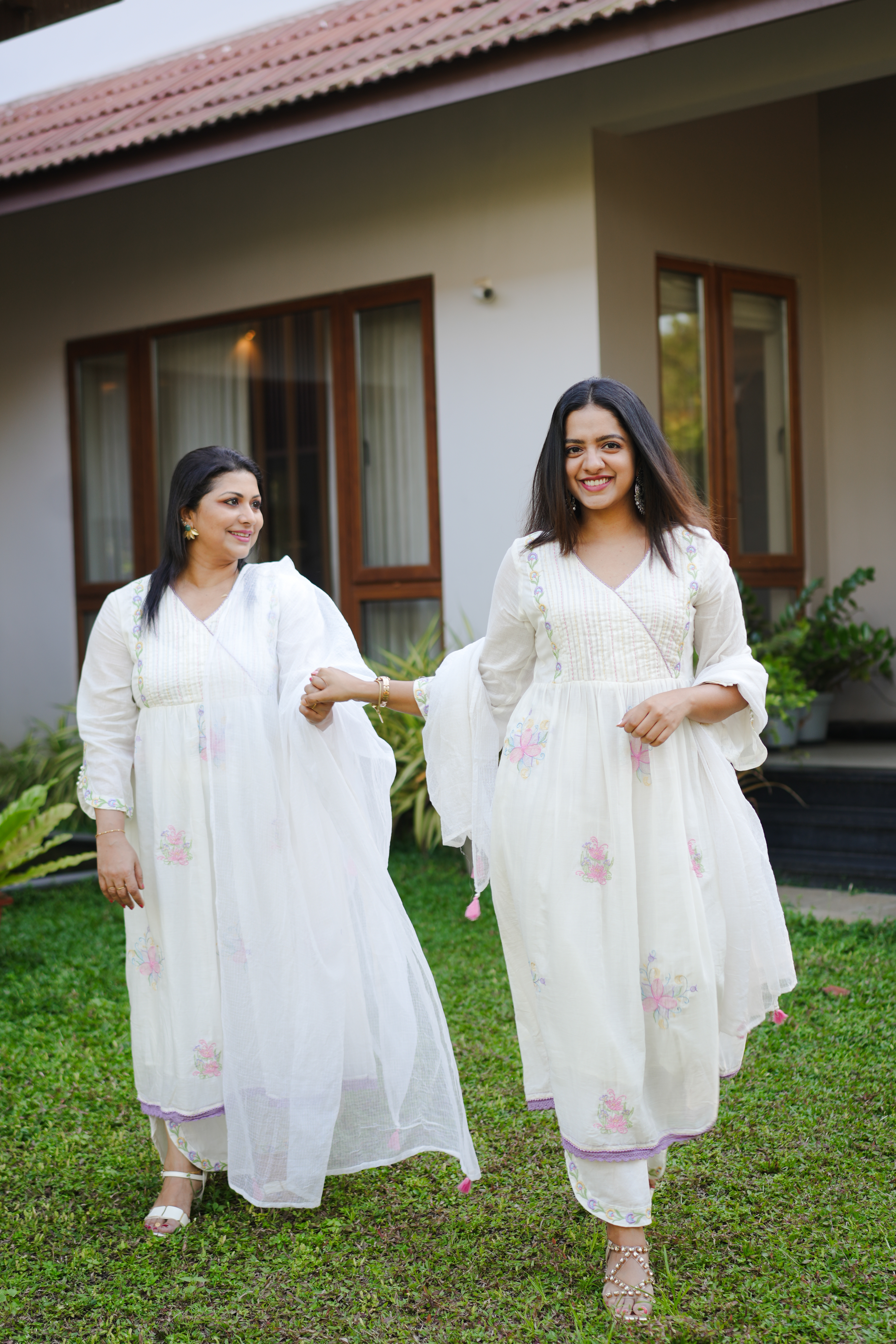 Off white Mul chanderi Kurta set  view 2